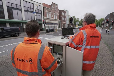 Vertegenwoordigers van Siemens en Sweco bij de iVRI in Helmond. FOTO Sweco