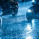 Auto in regen. Foto: iStock / c1a1p1c1o1m1